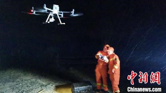 新疆消防天山腹地救援演练首次使用无人机热成像进行搜救